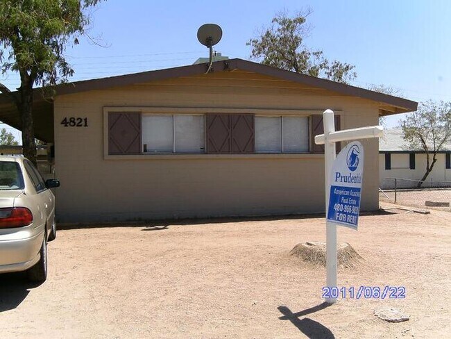 Building Photo - 4821 E Willetta St #4, Phoenix