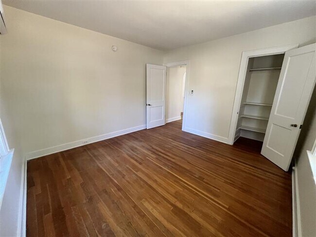 Foto del edificio - Newly Renovated Two Bedroom House for Rent...