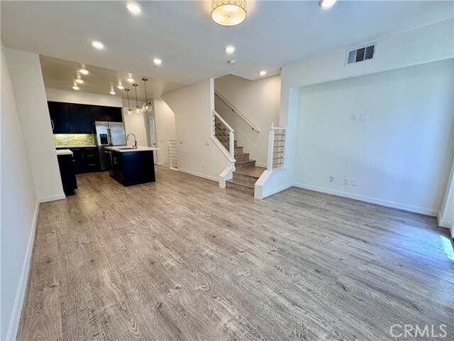 Building Photo - 489 Rose Ct