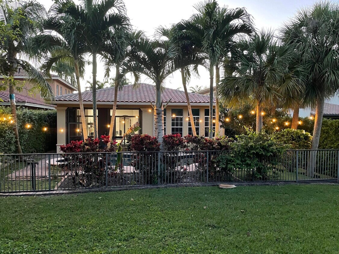 Building Photo - 8240 NW 105th Ln