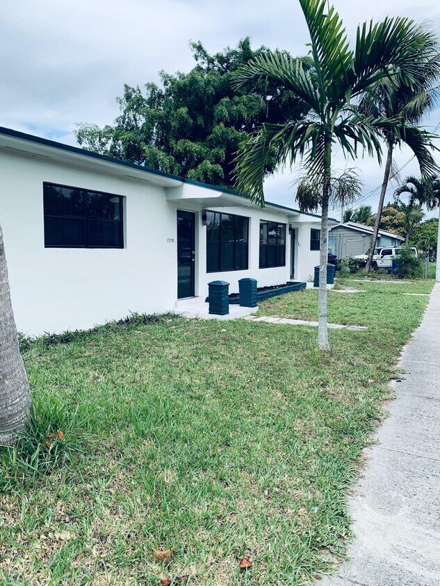 Foto principal - 17170 NE 4th Ave