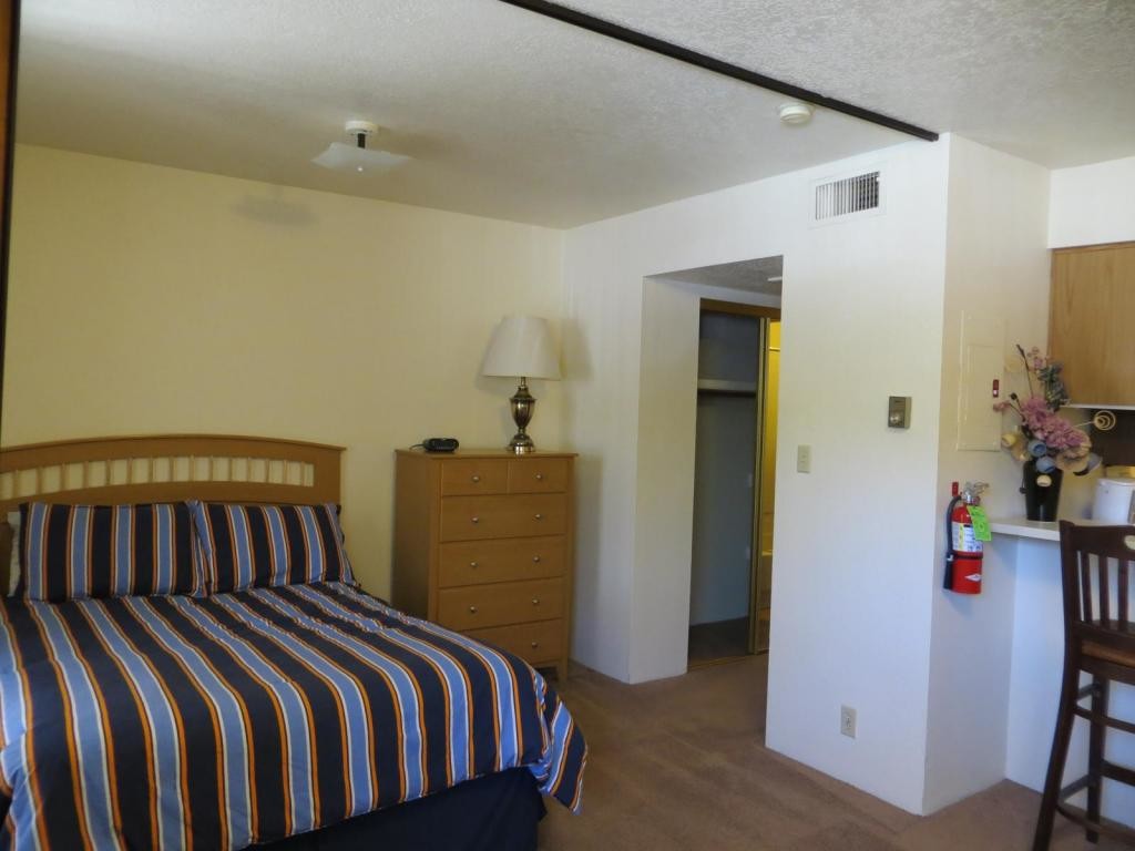 Primary Photo - 4500 Aztec NE