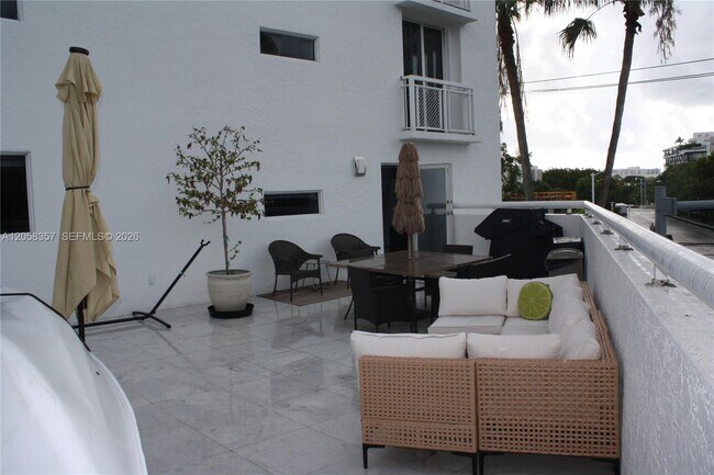 Foto del edificio - 1701 Sunset Harbour Dr