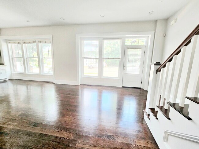 Foto del edificio - 2044 Beacon St