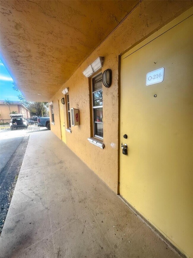 Foto del edificio - 95 NE 41st St