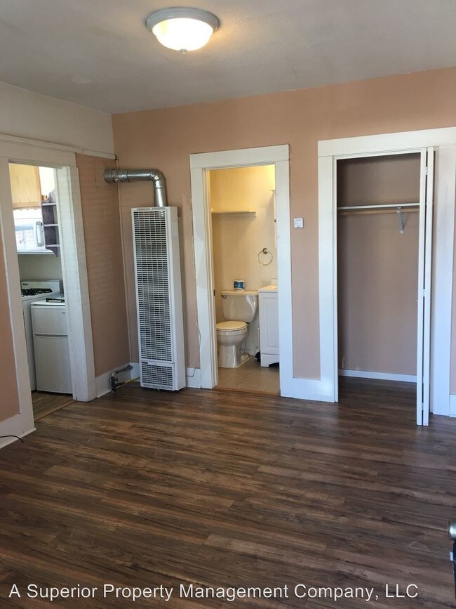 Building Photo - Studio, 1 bath House - 536 NW Sisemore 1