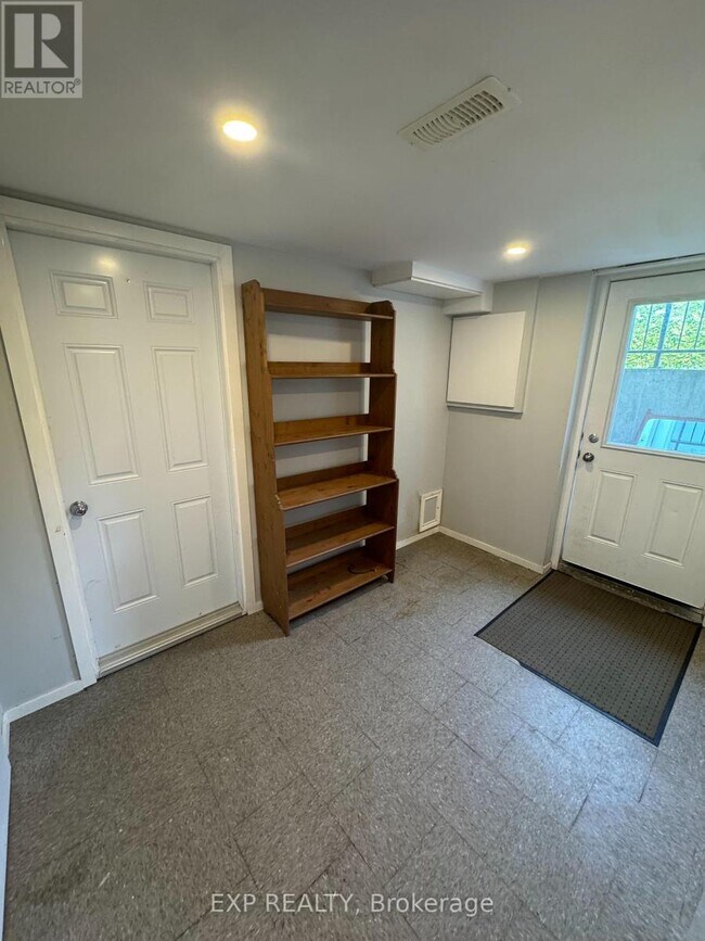 Building Photo - 40 Cherrywood Dr