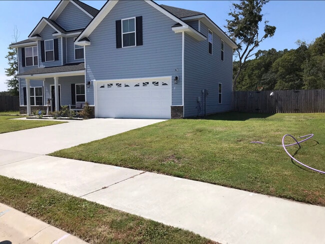 Building Photo - 460 Thorp Circle