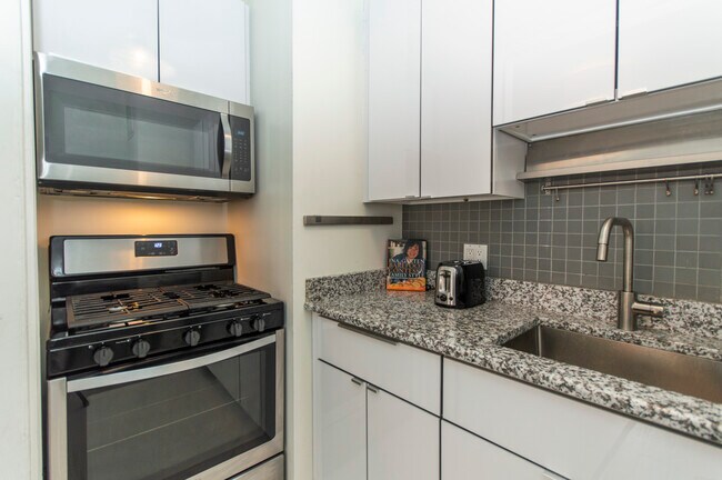 Foto del edificio - 260 S 16th St