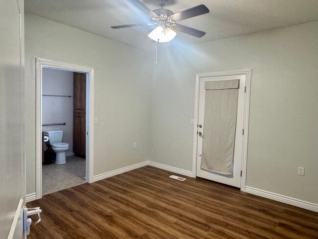 Building Photo - 588 S 350 E