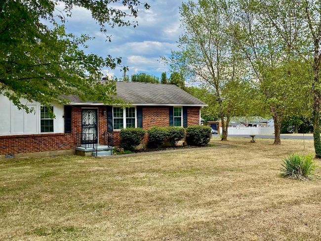 Building Photo - 200 Clinch Dr