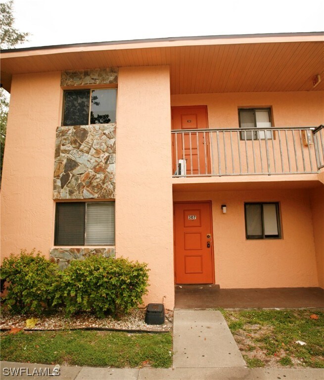 Primary Photo - 2660 Park Windsor Dr
