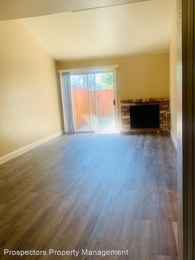 Building Photo - 2 br, 1 bath House - 200 E. Edmundson Ave