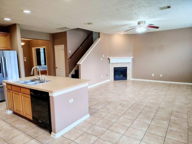 Building Photo - 6126 Menor Crest Dr