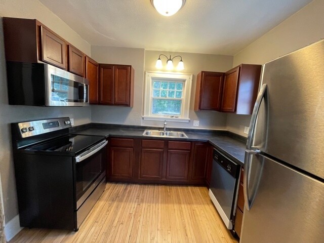 Foto del edificio - 517 Brookland Park Dr