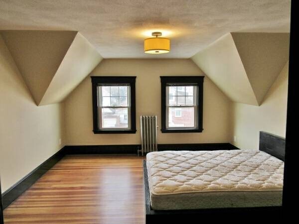 Foto del edificio - 73 Hillside Rd