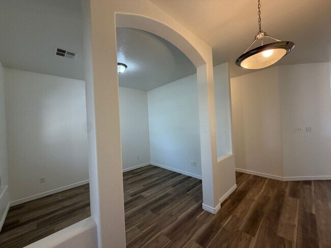 Foto del edificio - 519 Harvest Ln