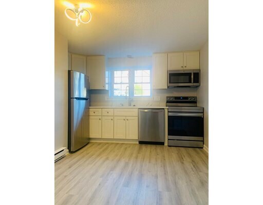 Foto del edificio - 33 Maplecrest Dr