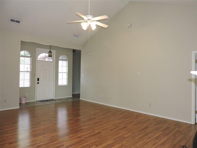 Foto del edificio - 12609 Deer Falls Dr