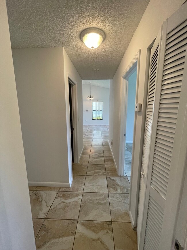 Building Photo - 13761 Newport Manor