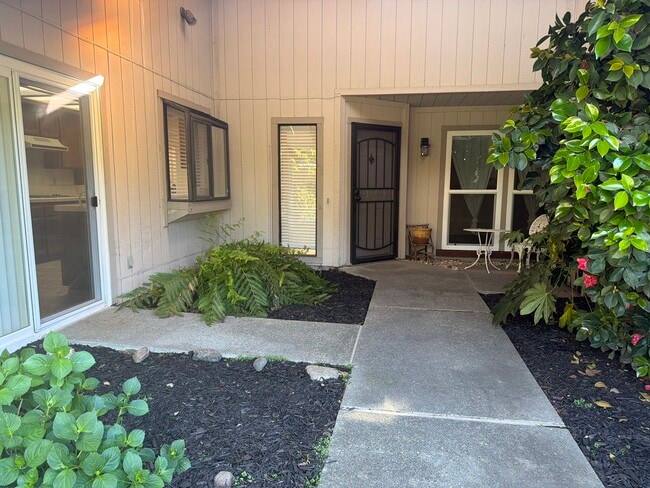 Building Photo - 8016 Sawgrass Cir