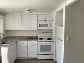 Building Photo - 95 Champlin Ln