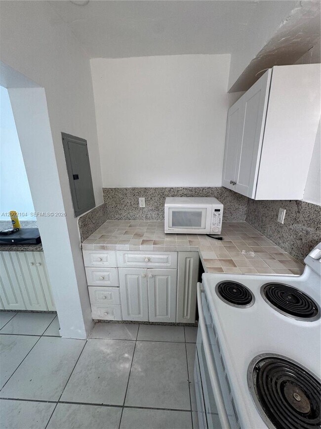 Foto del edificio - 10281 E Bay Harbor Dr