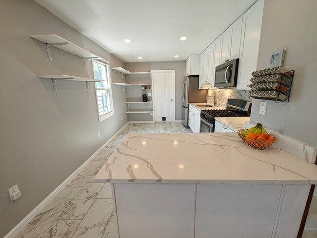 Foto del edificio - 7605 Poplar Rd