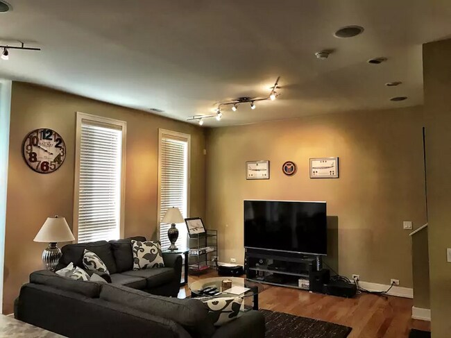 Main Floor Living Area - 1030 Marcy Plz
