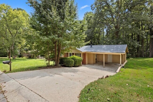 Building Photo - 3065 Tara Woods Dr