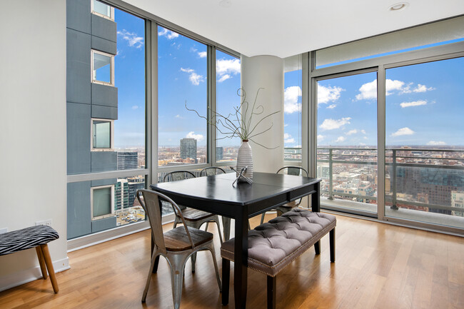 Foto del edificio - 737 W Washington Blvd