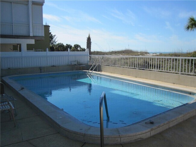 Foto del edificio - 10128 Gulf Blvd