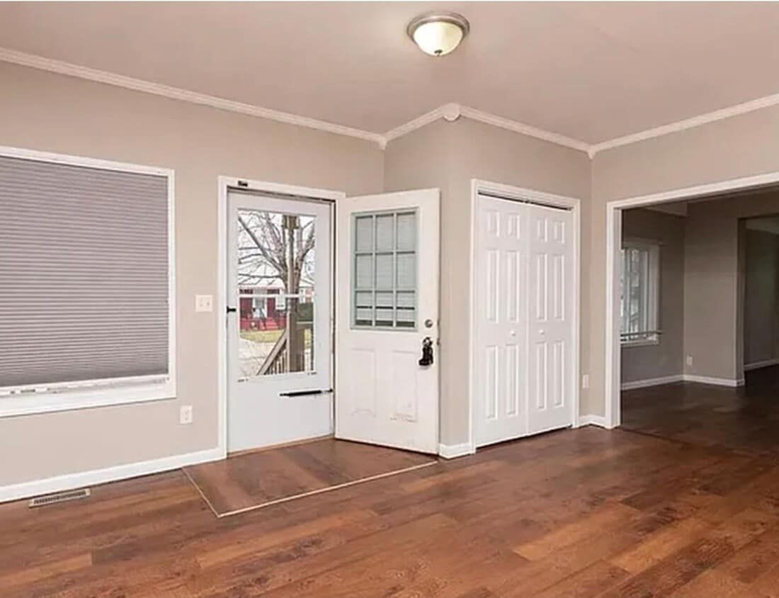 Building Photo - Unicorn alert!!!  5 bedroom 2 story home of your dreams!