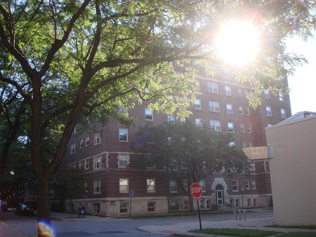 Building Photo - 1130 Parker St