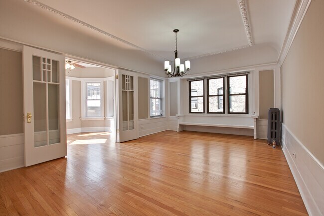 Building Photo - 855 W Margate Ter