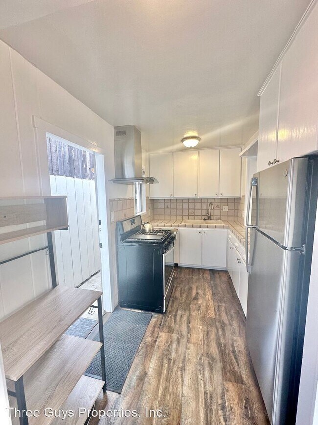 Building Photo - 2 br, 1 bath House - 4767 Bermuda Ave