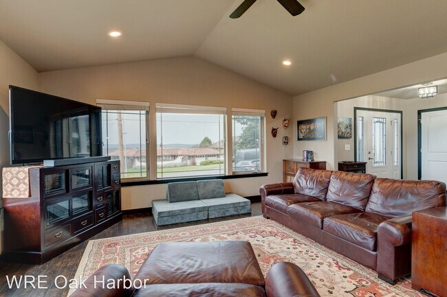 Foto del edificio - 3 br, 2 bath House - 516 Birch St