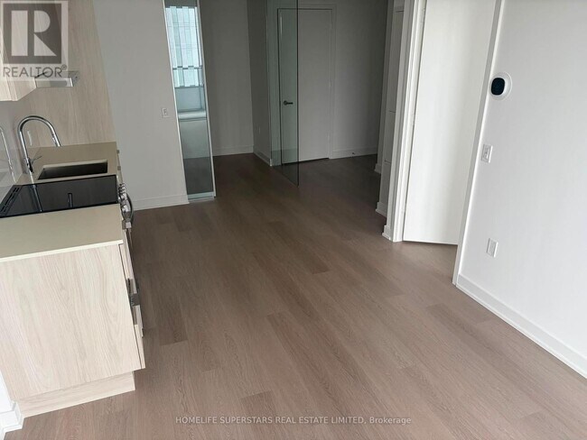 Photo du bâtiment - 448 Burnhamthorpe Rd W