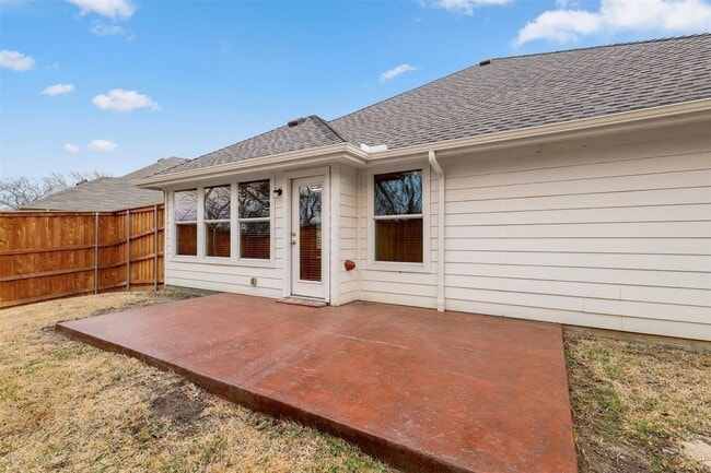 Building Photo - 115 Bird Creek Dr