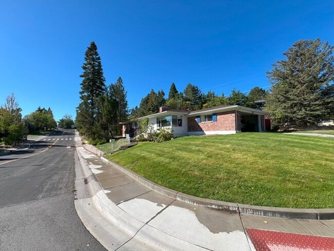 Building Photo - Old West Reno Four Bedroom Home with Ya...
