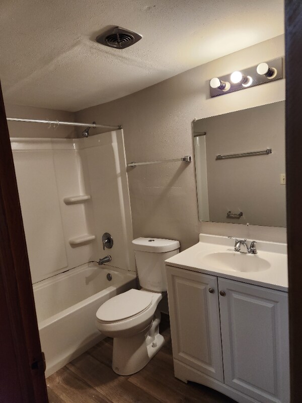 Foto del edificio - N86W16351-W16351 Appleton Ave