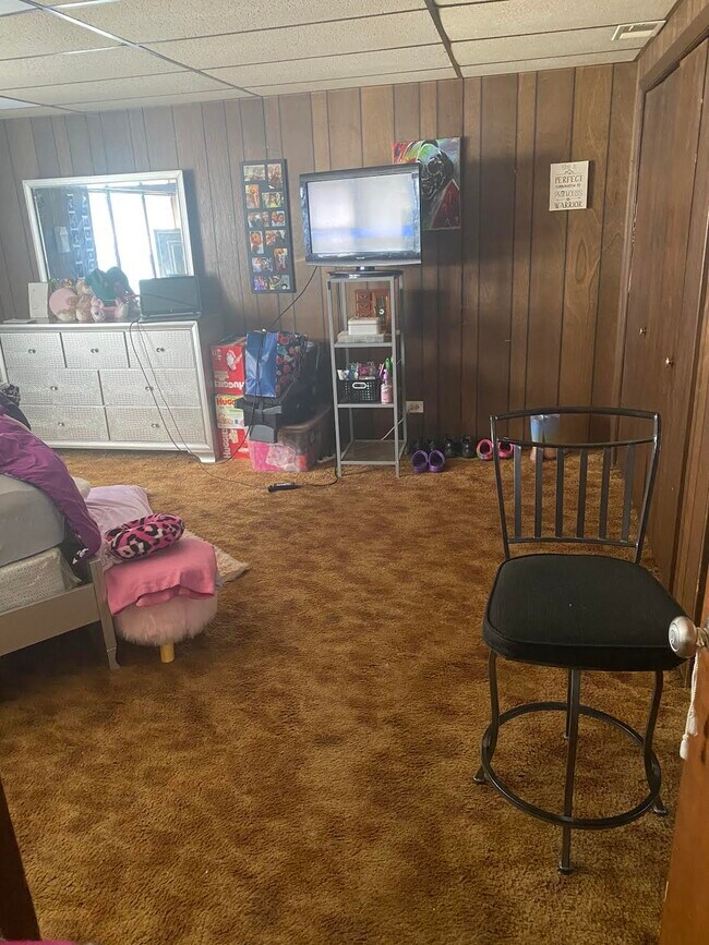 217 E Juliette St, Thornton, IL 60476 Apartments Thornton, IL