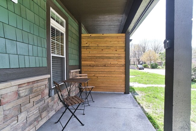 Building Photo - Fully Furnished 2BD Duplex in the Heart of...