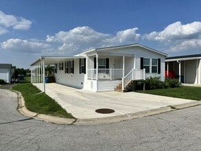 Building Photo - 5104 Augusta Blvd