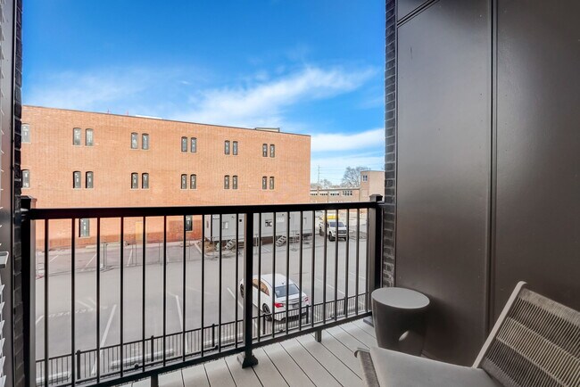 Building Photo - Wesmont