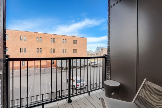Building Photo - Wesmont
