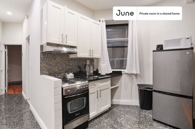 Building Photo - Private bedroom in 2 bed/1 bath Home