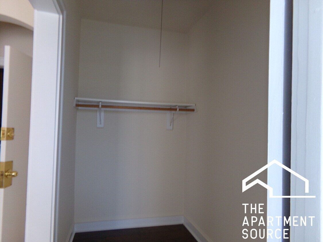 Foto del edificio - 6916 N Lakewood Ave