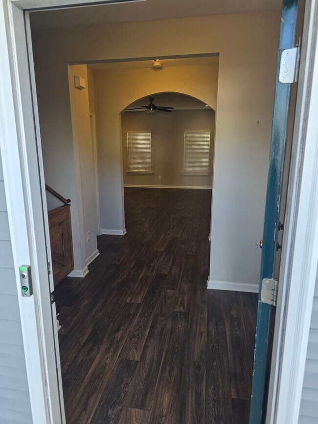 Foto del edificio - 3 Bed 2.5 bath new remodeled Home