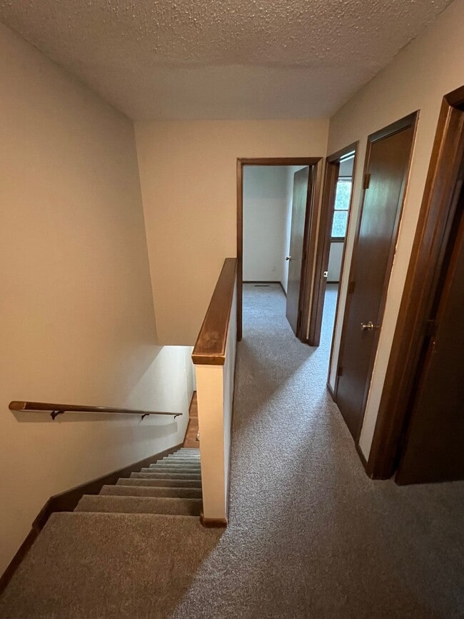 Building Photo - 35 Pleasant View Dr